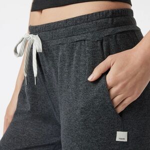 Vuori joggers